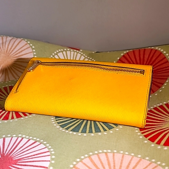 ￼￼Michael Kors Yellow Medium size Wallet$ - Picture 3 of 4